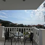 Maisonettes Athina *